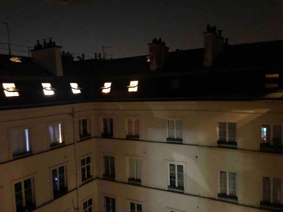 Charming Parisian Apartment Under The Rooftops Eksteriør bilde